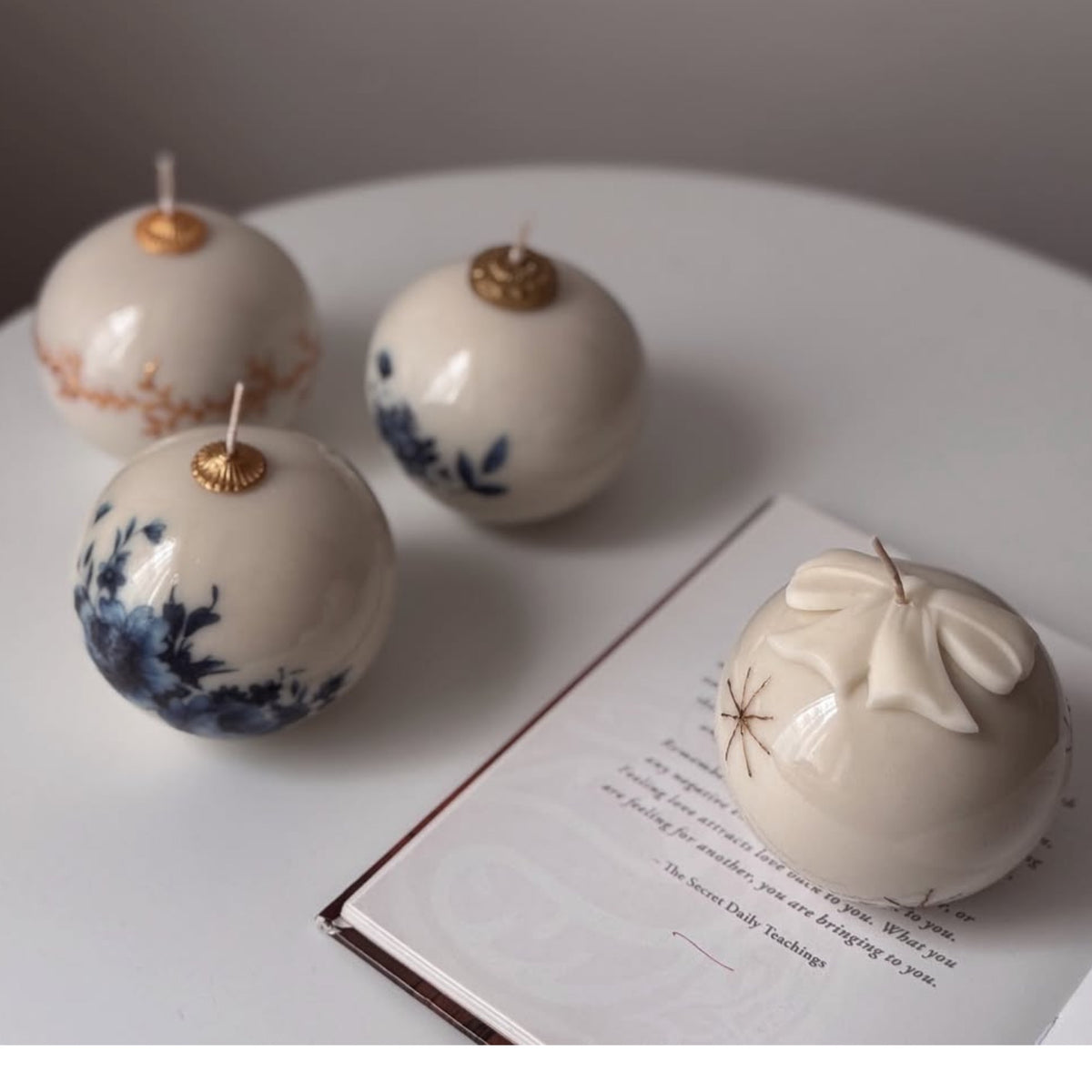 urun-13 Ornament Candle Favors: Christmas Ball Soy Wax Candle Party & Event Favors